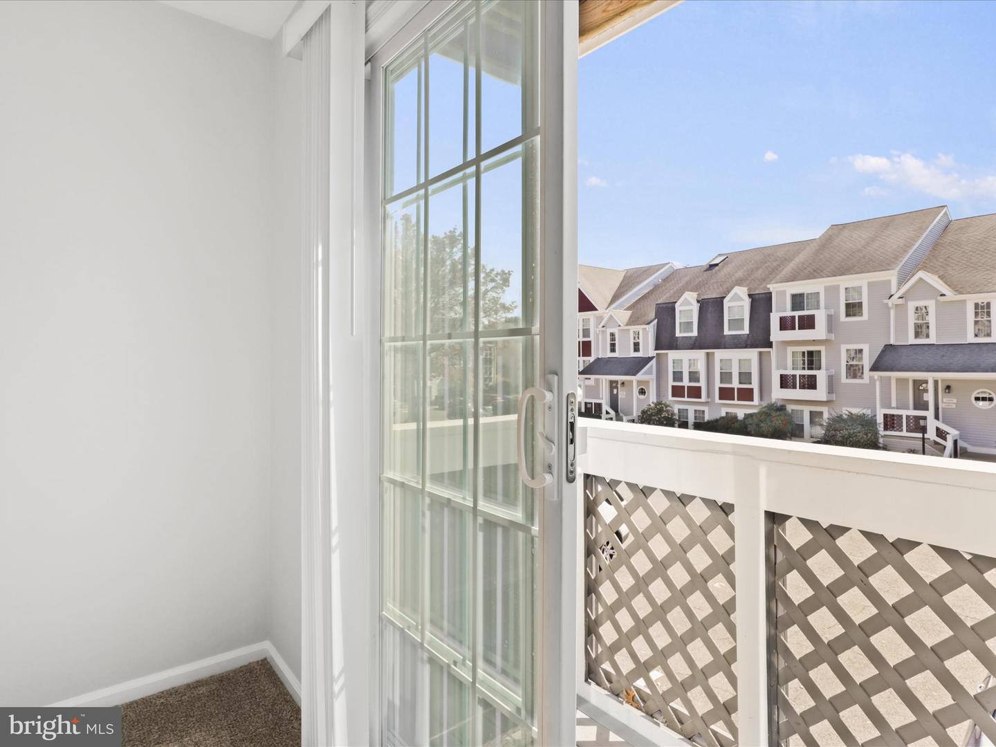 12894-B GRAYS POINTE RD #12894B, FAIRFAX, Virginia 22033, 1 Bedroom Bedrooms, ,1 BathroomBathrooms,Residential,For sale,12894-B GRAYS POINTE RD #12894B,VAFX2215596 MLS # VAFX2215596