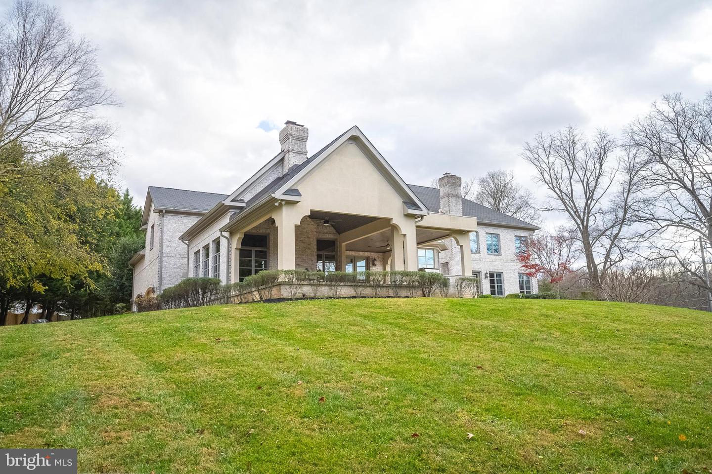 9832 CLARKS CROSSING RD, VIENNA, Virginia 22182, 5 Bedrooms Bedrooms, ,6 BathroomsBathrooms,Residential,For sale,9832 CLARKS CROSSING RD,VAFX2210340 MLS # VAFX2210340