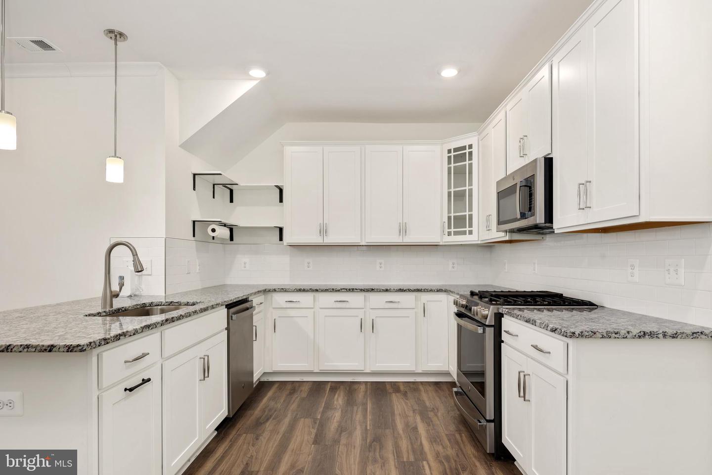 14983 RIVER WALK WAY, WOODBRIDGE, Virginia 22191, 3 Bedrooms Bedrooms, ,2 BathroomsBathrooms,Residential,For sale,14983 RIVER WALK WAY,VAPW2084802 MLS # VAPW2084802