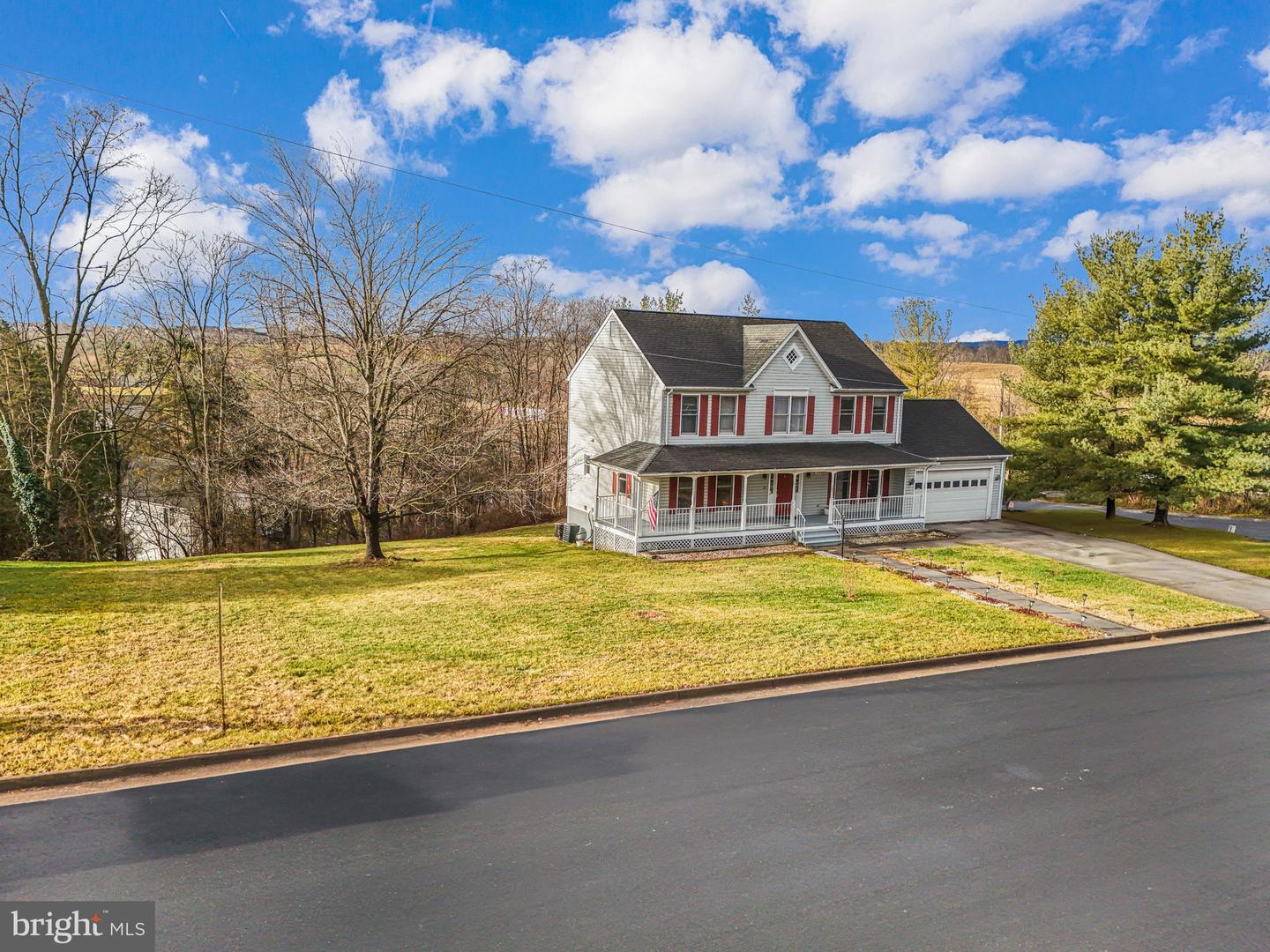 715 PARK AVE, WOODSTOCK, Virginia 22664, 5 Bedrooms Bedrooms, ,3 BathroomsBathrooms,Residential,For sale,715 PARK AVE,VASH2010296 MLS # VASH2010296