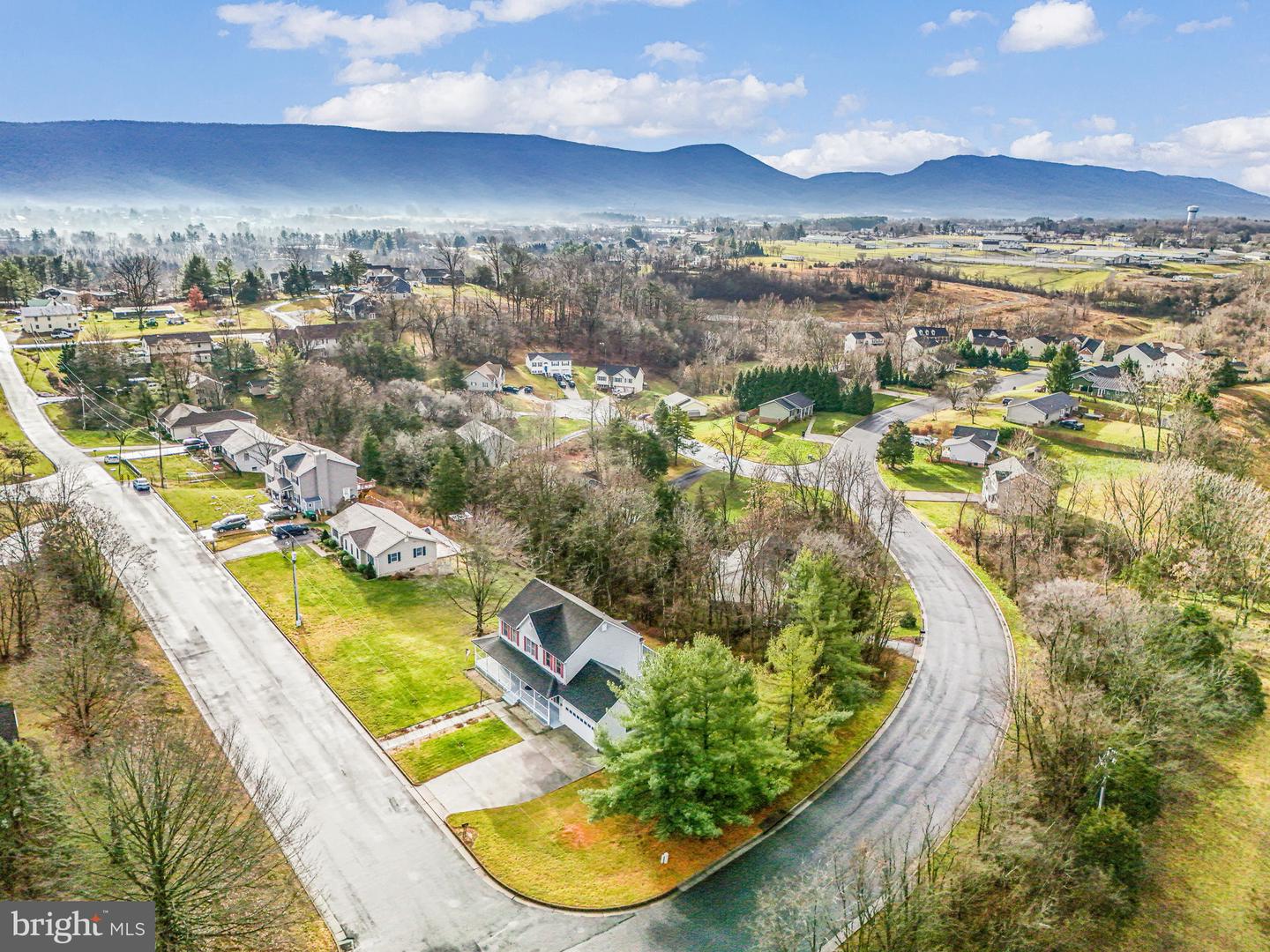 715 PARK AVE, WOODSTOCK, Virginia 22664, 5 Bedrooms Bedrooms, ,3 BathroomsBathrooms,Residential,For sale,715 PARK AVE,VASH2010296 MLS # VASH2010296