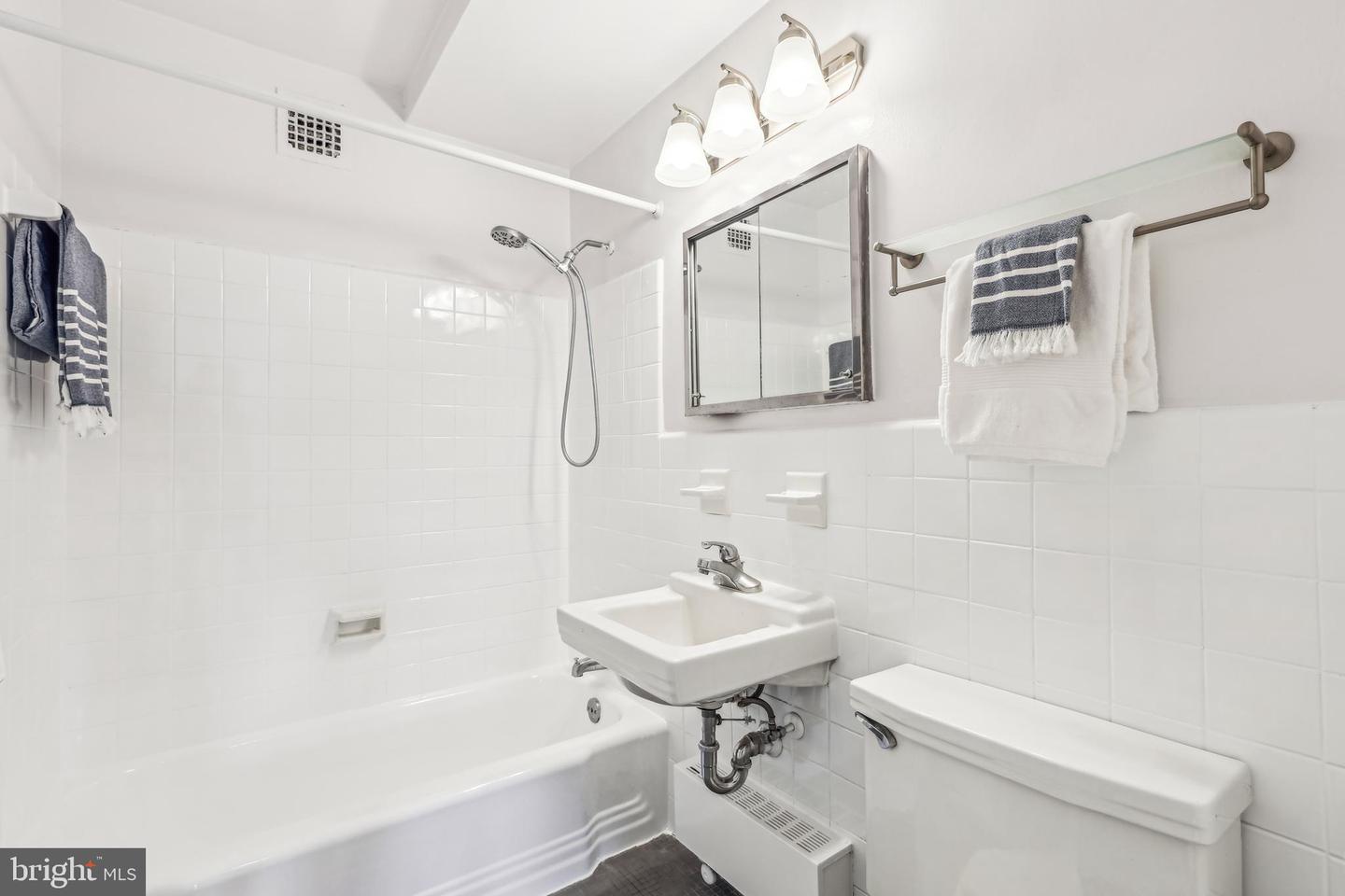 3900 TUNLAW RD NW #619, WASHINGTON, District Of Columbia 20007, 1 Bedroom Bedrooms, ,1 BathroomBathrooms,Residential,For sale,3900 TUNLAW RD NW #619,DCDC2172758 MLS # DCDC2172758