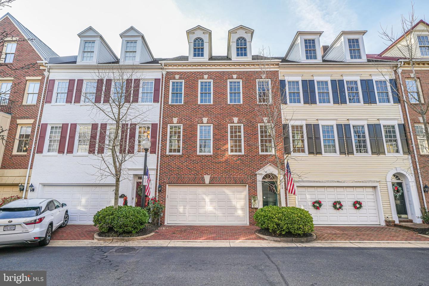 20 ALEXANDER ST, ALEXANDRIA, Virginia 22314, 3 Bedrooms Bedrooms, ,3 BathroomsBathrooms,Residential,For sale,20 ALEXANDER ST,VAAX2040340 MLS # VAAX2040340