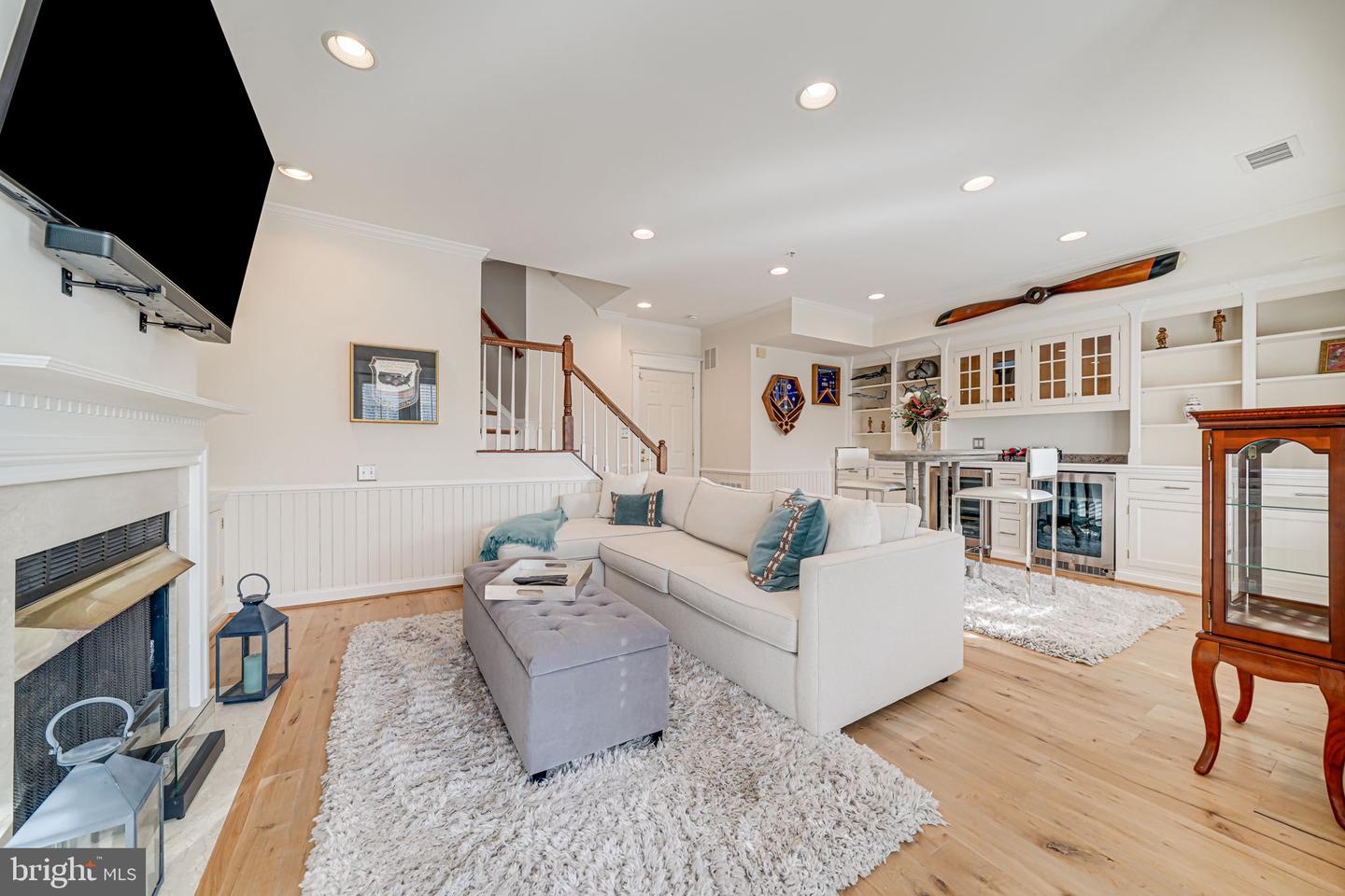 20 ALEXANDER ST, ALEXANDRIA, Virginia 22314, 3 Bedrooms Bedrooms, ,3 BathroomsBathrooms,Residential,For sale,20 ALEXANDER ST,VAAX2040340 MLS # VAAX2040340