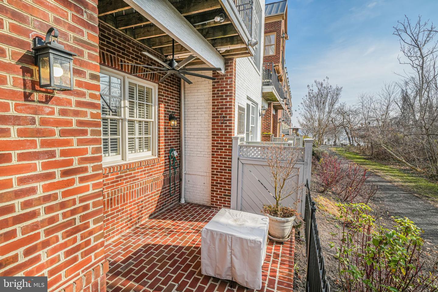 20 ALEXANDER ST, ALEXANDRIA, Virginia 22314, 3 Bedrooms Bedrooms, ,3 BathroomsBathrooms,Residential,For sale,20 ALEXANDER ST,VAAX2040340 MLS # VAAX2040340