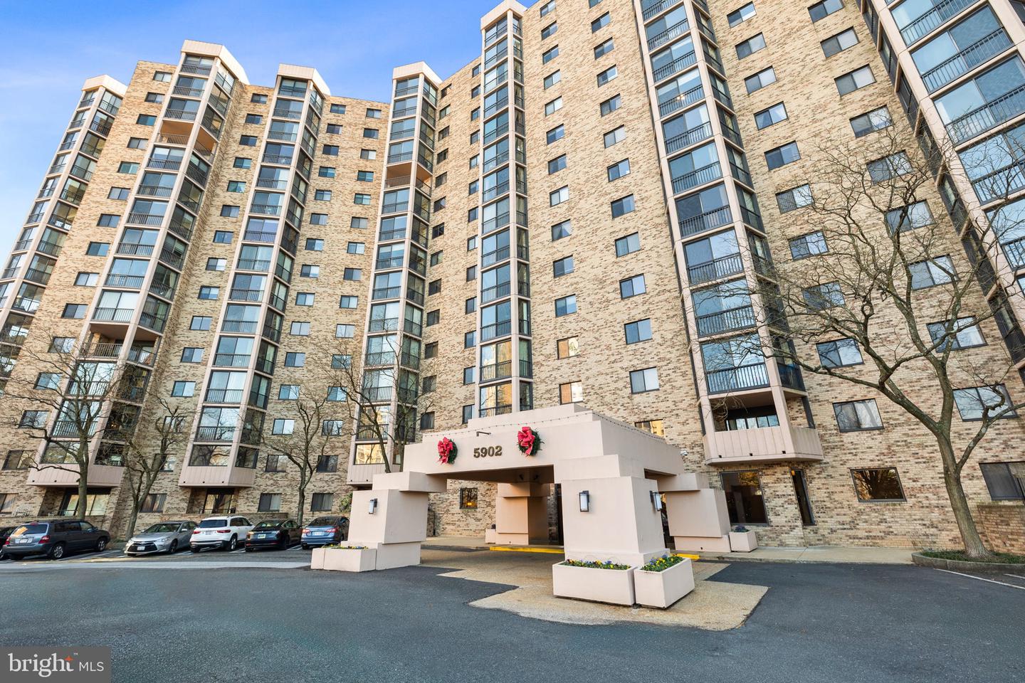 5902 MOUNT EAGLE DR #215, ALEXANDRIA, Virginia 22303, 2 Bedrooms Bedrooms, ,2 BathroomsBathrooms,Residential,For sale,5902 MOUNT EAGLE DR #215,VAFX2215788 MLS # VAFX2215788