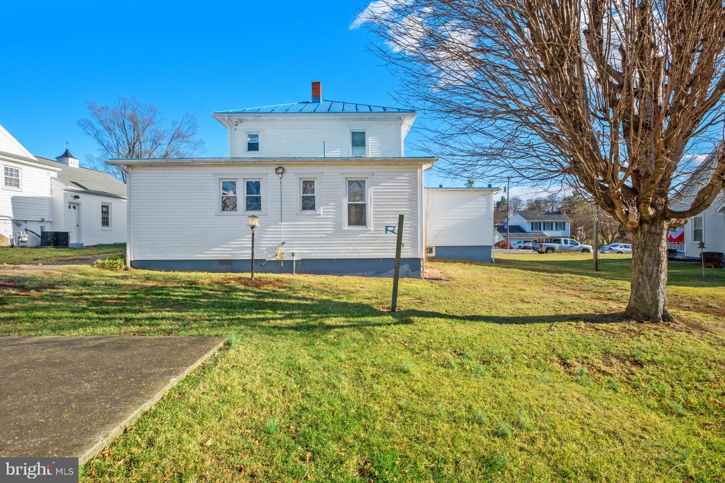 344 N MAIN ST, TIMBERVILLE, Virginia 22853, 4 Bedrooms Bedrooms, ,1 BathroomBathrooms,Residential,For sale,344 N MAIN ST,VARO2001954 MLS # VARO2001954