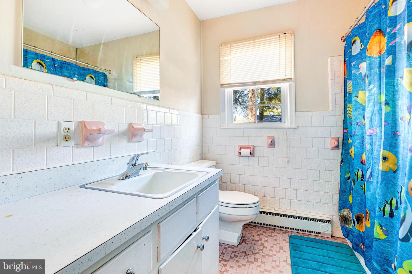 369 E BANBURY RD, TAPPAHANNOCK, Virginia 22560, 3 Bedrooms Bedrooms, 6 Rooms Rooms,2 BathroomsBathrooms,Residential,For sale,369 E BANBURY RD,VAES2000794 MLS # VAES2000794