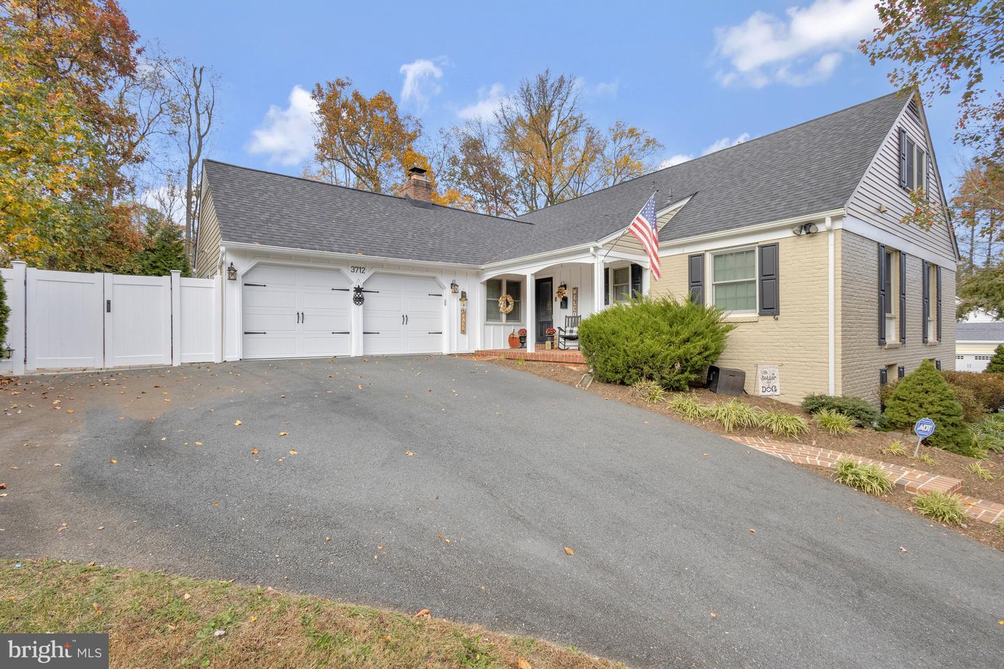 3712 CAMELOT DR, ANNANDALE, Virginia 22003, 6 Bedrooms Bedrooms, ,3 BathroomsBathrooms,Residential,For sale,3712 CAMELOT DR,VAFX2215884 MLS # VAFX2215884