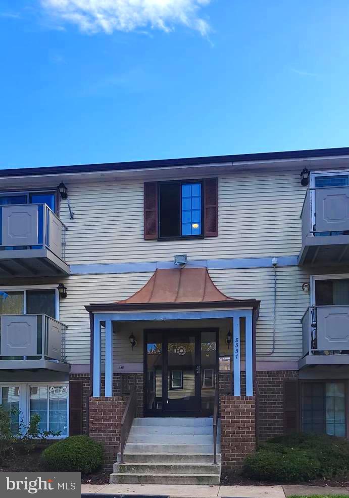 8357-A CLAREMONT WOODS DR #8357A, ALEXANDRIA, Virginia 22309, 2 Bedrooms Bedrooms, ,2 BathroomsBathrooms,Residential,For sale,8357-A CLAREMONT WOODS DR #8357A,VAFX2215886 MLS # VAFX2215886