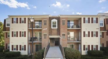 14801 RYDELL RD #101, CENTREVILLE, Virginia 20121, 2 Bedrooms Bedrooms, ,2 BathroomsBathrooms,Residential,For sale,14801 RYDELL RD #101,VAFX2215906 MLS # VAFX2215906