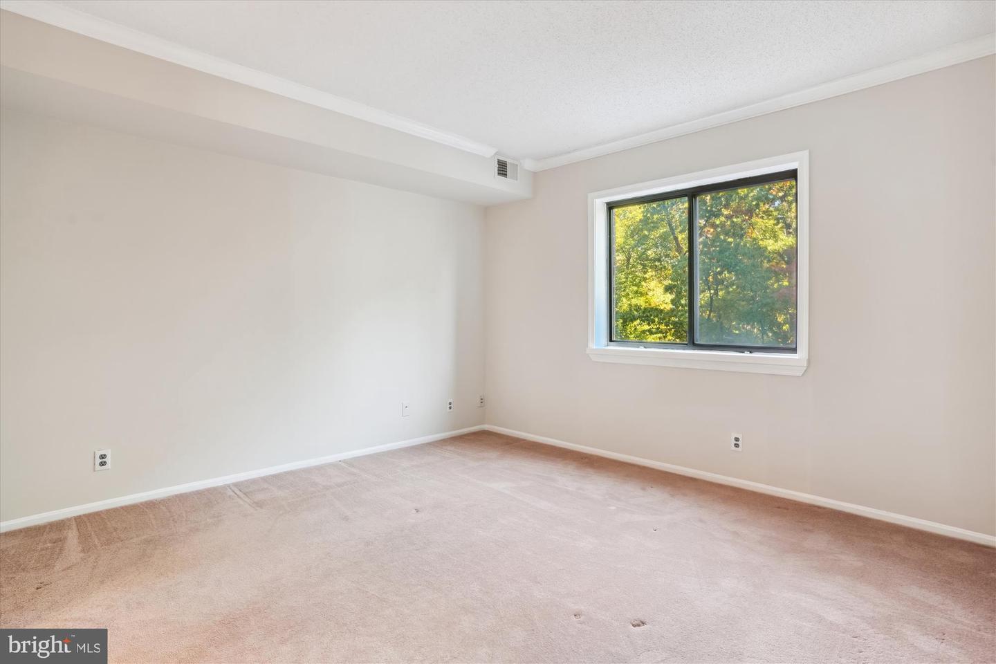 5903 MOUNT EAGLE DR #118, ALEXANDRIA, Virginia 22303, 3 Bedrooms Bedrooms, ,2 BathroomsBathrooms,Residential,For sale,5903 MOUNT EAGLE DR #118,VAFX2215918 MLS # VAFX2215918