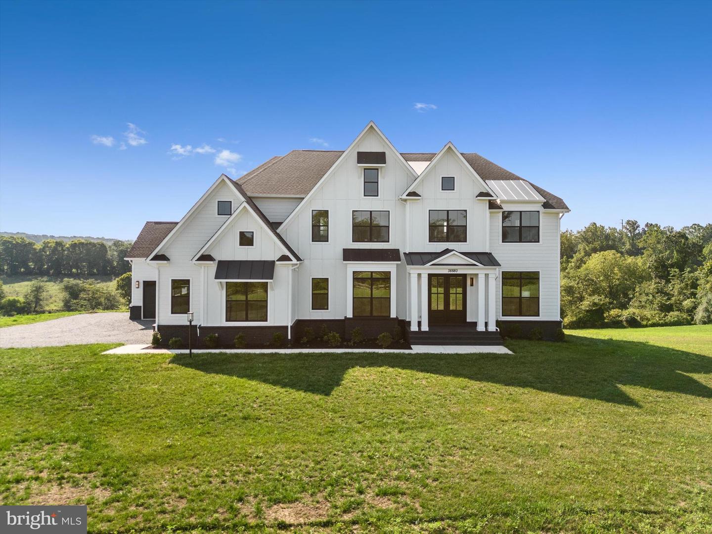 38880 AVERY OAKS LN, HAMILTON, Virginia 20158, 6 Bedrooms Bedrooms, ,6 BathroomsBathrooms,Residential,For sale,38880 AVERY OAKS LN,VALO2077476 MLS # VALO2077476