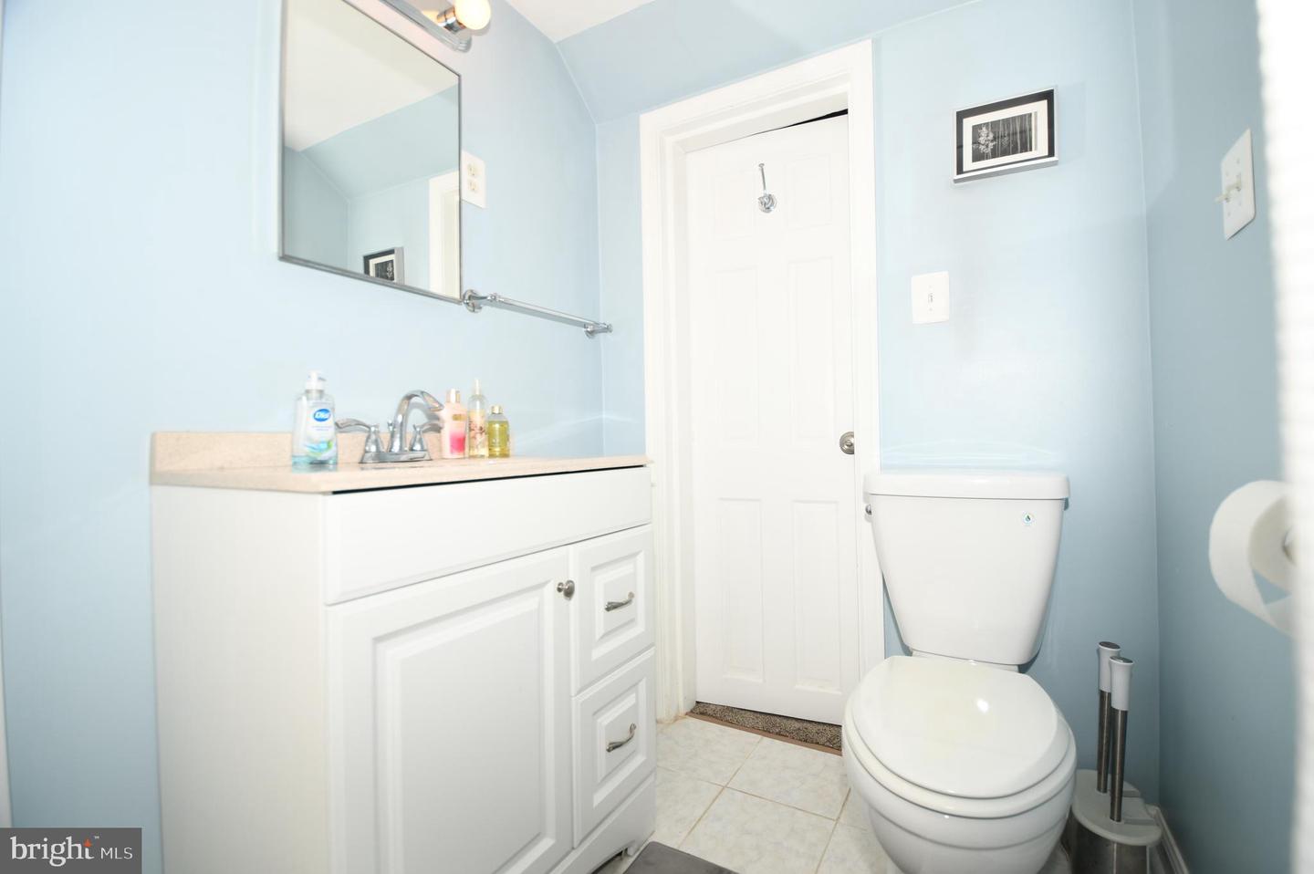 1815 N BARTON ST, ARLINGTON, Virginia 22201, 3 Bedrooms Bedrooms, ,2 BathroomsBathrooms,Residential,For sale,1815 N BARTON ST,VAAR2048234 MLS # VAAR2048234