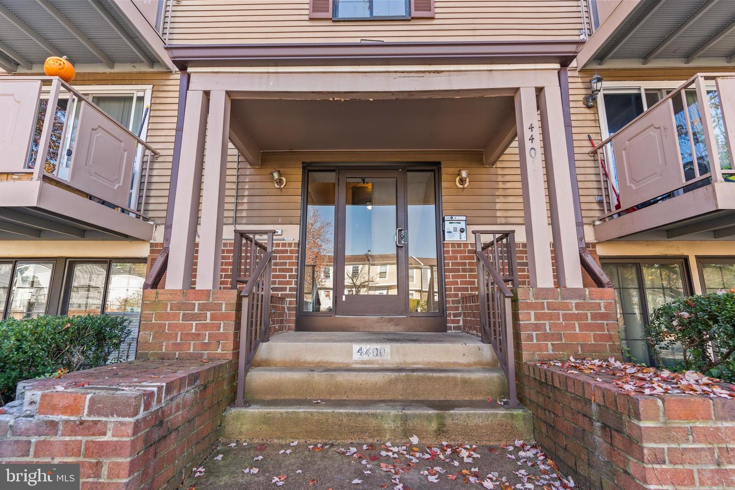 4400 GROOMBRIDGE WAY #H, ALEXANDRIA, Virginia 22309, 2 Bedrooms Bedrooms, ,2 BathroomsBathrooms,Residential,For sale,4400 GROOMBRIDGE WAY #H,VAFX2207540 MLS # VAFX2207540