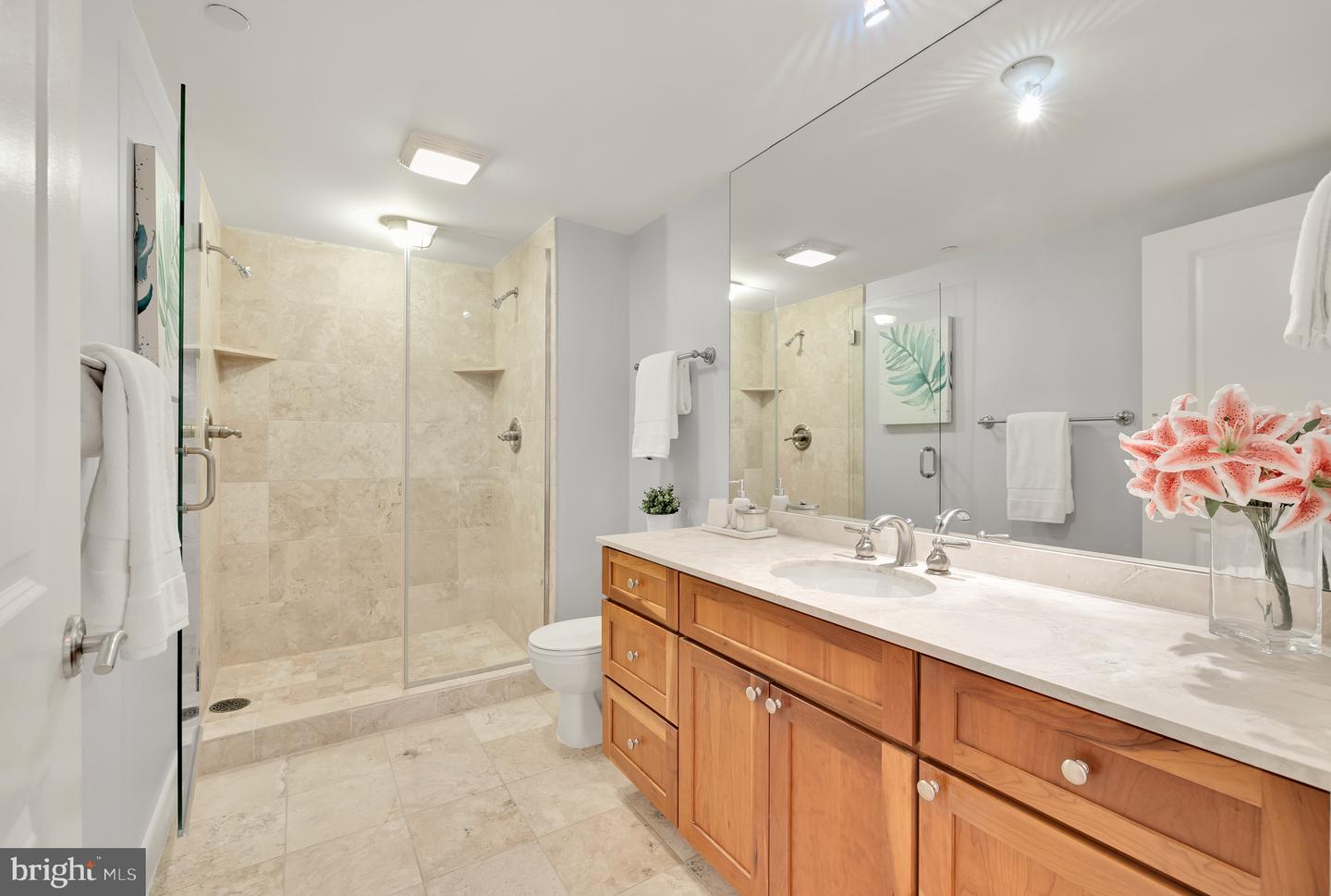 1425 RHODE ISLAND AVE NW #UNIT 22, WASHINGTON, District Of Columbia 20005, 2 Bedrooms Bedrooms, ,2 BathroomsBathrooms,Residential,For sale,1425 RHODE ISLAND AVE NW #UNIT 22,DCDC2168202 MLS # DCDC2168202