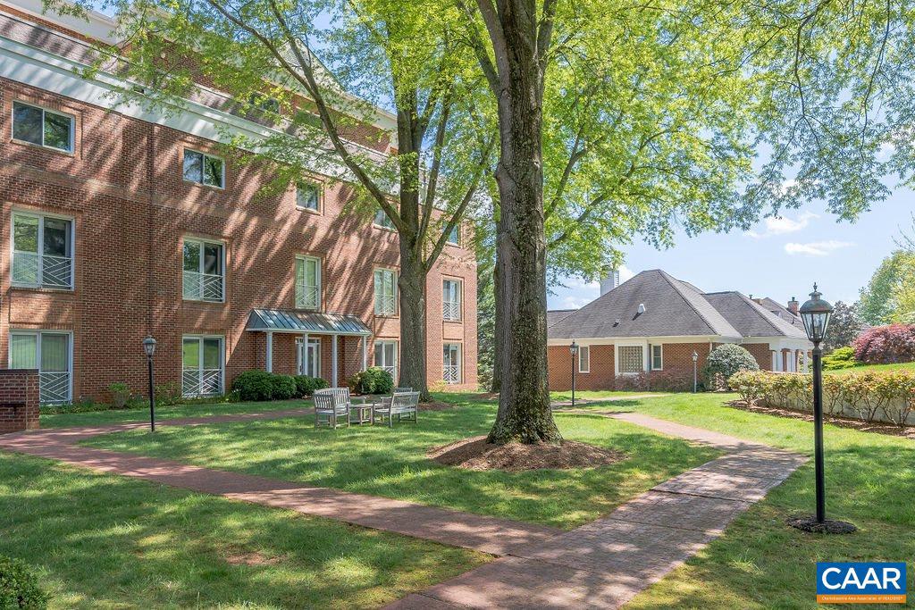 625 WORTHINGTON DR #101, CHARLOTTESVILLE, Virginia 22903, 2 Bedrooms Bedrooms, ,2 BathroomsBathrooms,Residential,For sale,625 WORTHINGTON DR #101,659618 MLS # 659618