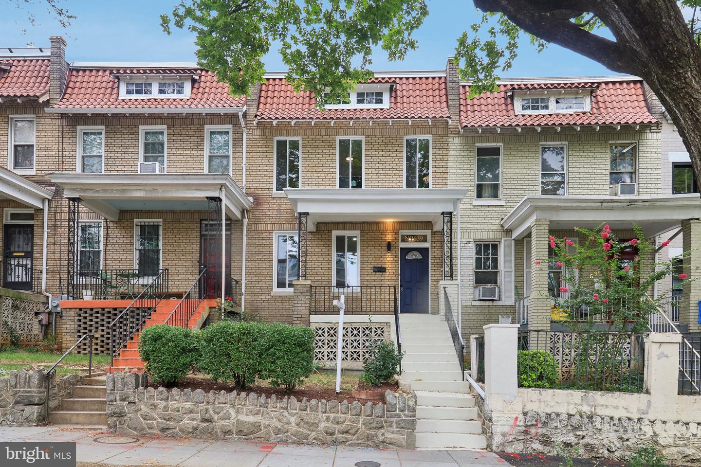 639 COLUMBIA RD NW, WASHINGTON, District Of Columbia 20001, 3 Bedrooms Bedrooms, 14 Rooms Rooms,2 BathroomsBathrooms,Residential,For sale,639 COLUMBIA RD NW,DCDC2173000 MLS # DCDC2173000