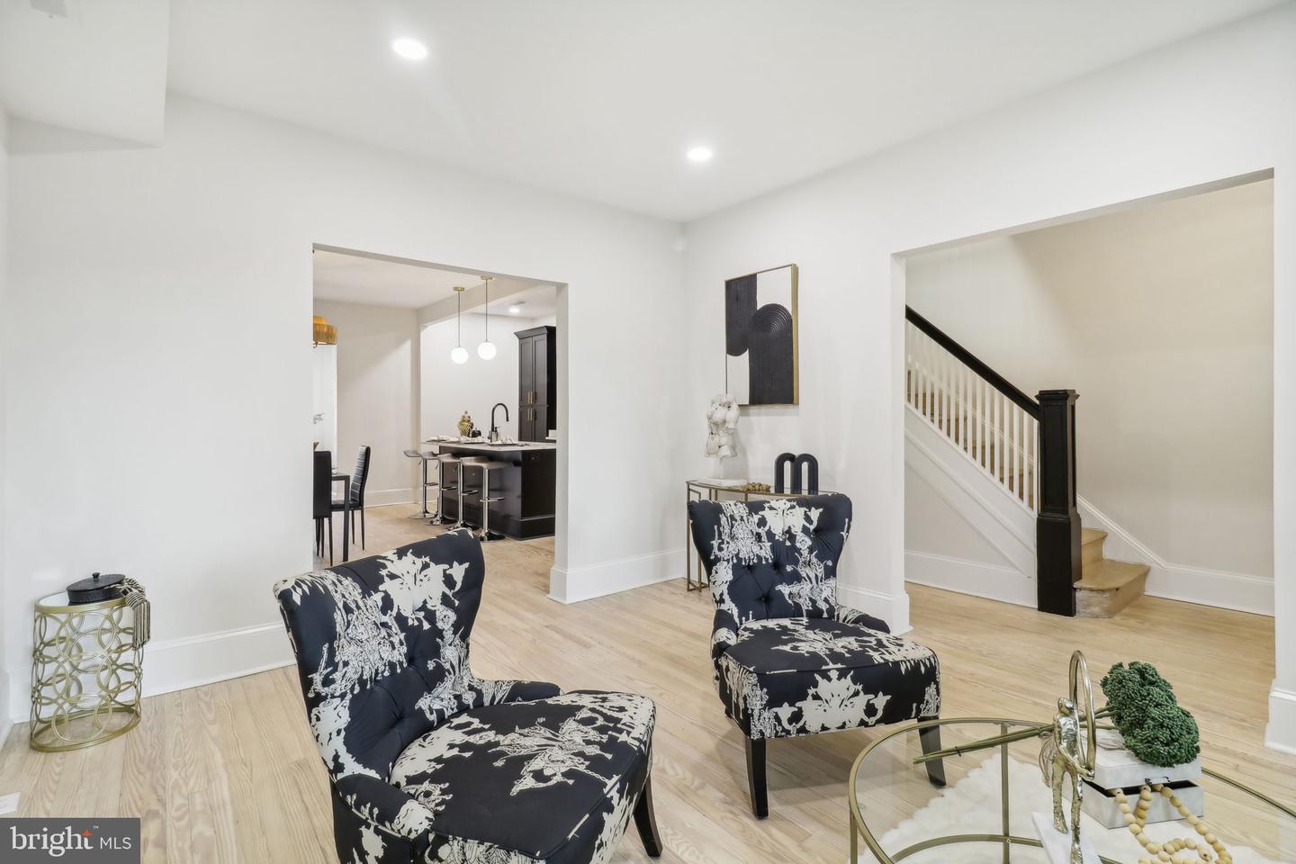 639 COLUMBIA RD NW, WASHINGTON, District Of Columbia 20001, 3 Bedrooms Bedrooms, 14 Rooms Rooms,2 BathroomsBathrooms,Residential,For sale,639 COLUMBIA RD NW,DCDC2173000 MLS # DCDC2173000