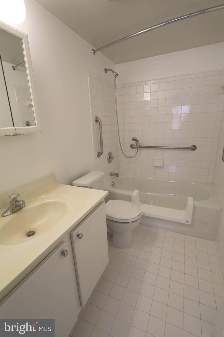 2605 DOUGLASS RD SE #102, WASHINGTON, District Of Columbia 20020, 2 Bedrooms Bedrooms, ,2 BathroomsBathrooms,Residential,For sale,2605 DOUGLASS RD SE #102,DCDC2150282 MLS # DCDC2150282