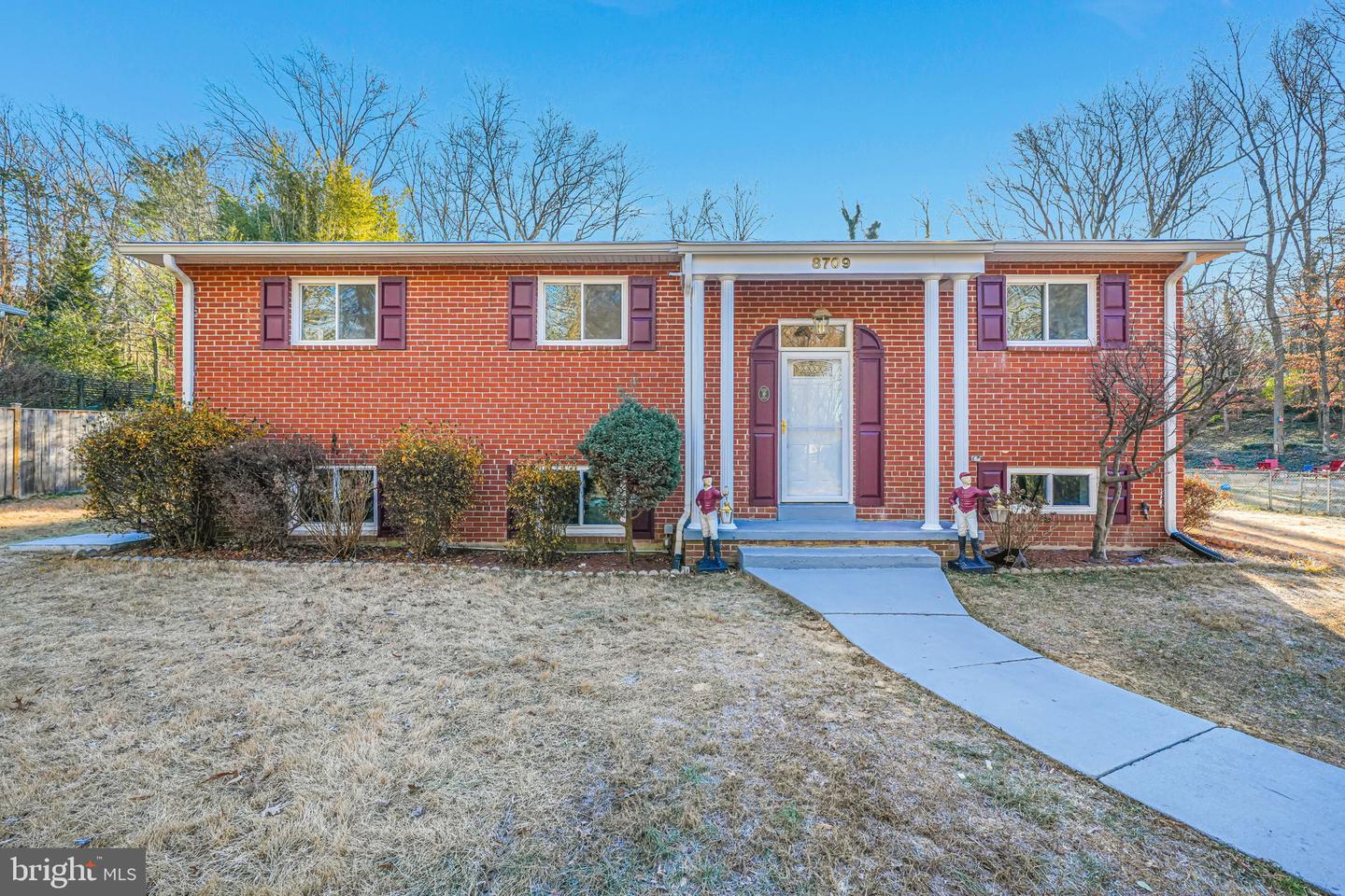 8709 MILLBROOK PL, ALEXANDRIA, Virginia 22309, 3 Bedrooms Bedrooms, ,3 BathroomsBathrooms,Residential,For sale,8709 MILLBROOK PL,VAFX2215104 MLS # VAFX2215104