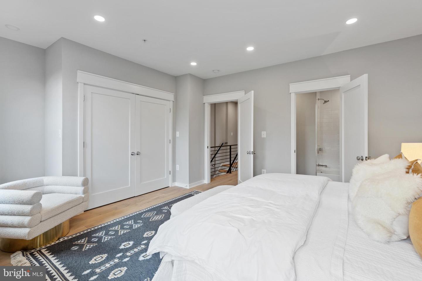 406 D ST SE, WASHINGTON, District Of Columbia 20003, 5 Bedrooms Bedrooms, ,5 BathroomsBathrooms,Residential,For sale,406 D ST SE,DCDC2172446 MLS # DCDC2172446