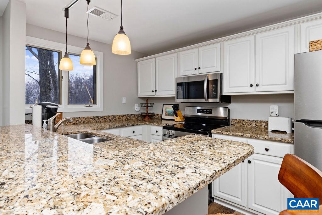 120 EAGLES CT CONDOS, WINTERGREEN RESORT, Virginia 22967, 2 Bedrooms Bedrooms, ,1 BathroomBathrooms,Residential,For sale,120 EAGLES CT CONDOS,659726 MLS # 659726