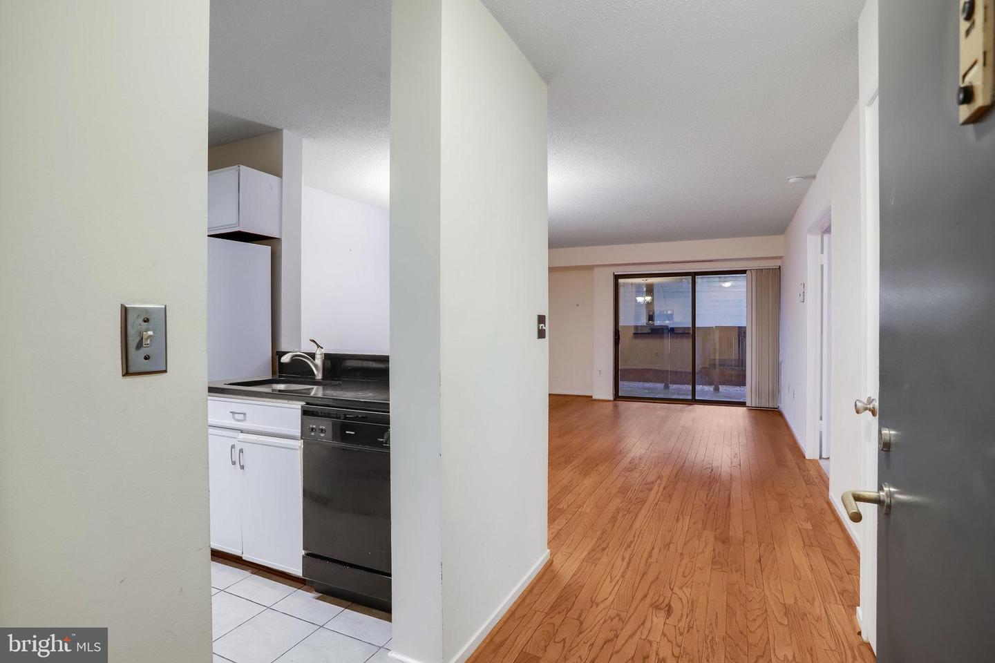 2320 WISCONSIN AVE NW #115, WASHINGTON, District Of Columbia 20007, 1 Bedroom Bedrooms, ,1 BathroomBathrooms,Residential,For sale,2320 WISCONSIN AVE NW #115,DCDC2168262 MLS # DCDC2168262