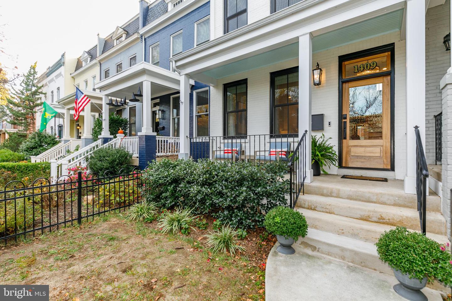 1409 EAST CAPITOL ST SE, WASHINGTON, District Of Columbia 20003, 4 Bedrooms Bedrooms, ,4 BathroomsBathrooms,Residential,For sale,1409 EAST CAPITOL ST SE,DCDC2169474 MLS # DCDC2169474