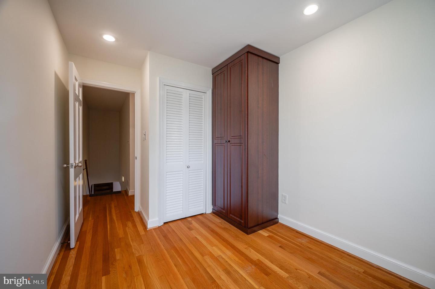 803 S FAIRFAX ST, ALEXANDRIA, Virginia 22314, 3 Bedrooms Bedrooms, ,2 BathroomsBathrooms,Residential,For sale,803 S FAIRFAX ST,VAAX2039820 MLS # VAAX2039820