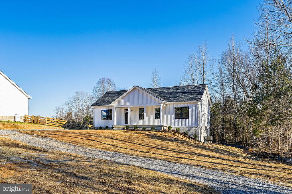 206 SECLUSION SHORES DR, MINERAL, Virginia 23117, 5 Bedrooms Bedrooms, ,3 BathroomsBathrooms,Residential,For sale,206 SECLUSION SHORES DR,VALA2007062 MLS # VALA2007062