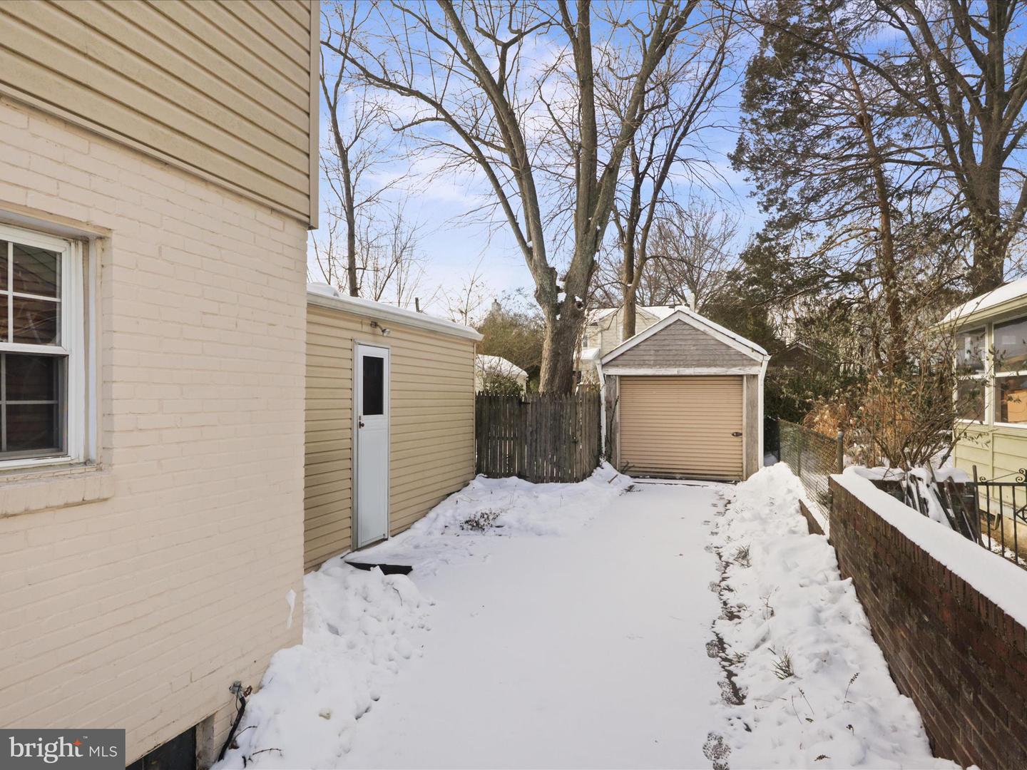 2804 CAMERON MILLS RD, ALEXANDRIA, Virginia 22302, 3 Bedrooms Bedrooms, ,2 BathroomsBathrooms,Residential,For sale,2804 CAMERON MILLS RD,VAAX2040432 MLS # VAAX2040432