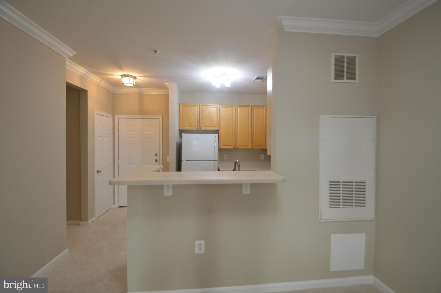 9480 VIRGINIA CENTER BLVD #16, VIENNA, Virginia 22181, 1 Bedroom Bedrooms, ,1 BathroomBathrooms,Residential,For sale,9480 VIRGINIA CENTER BLVD #16,VAFX2214264 MLS # VAFX2214264