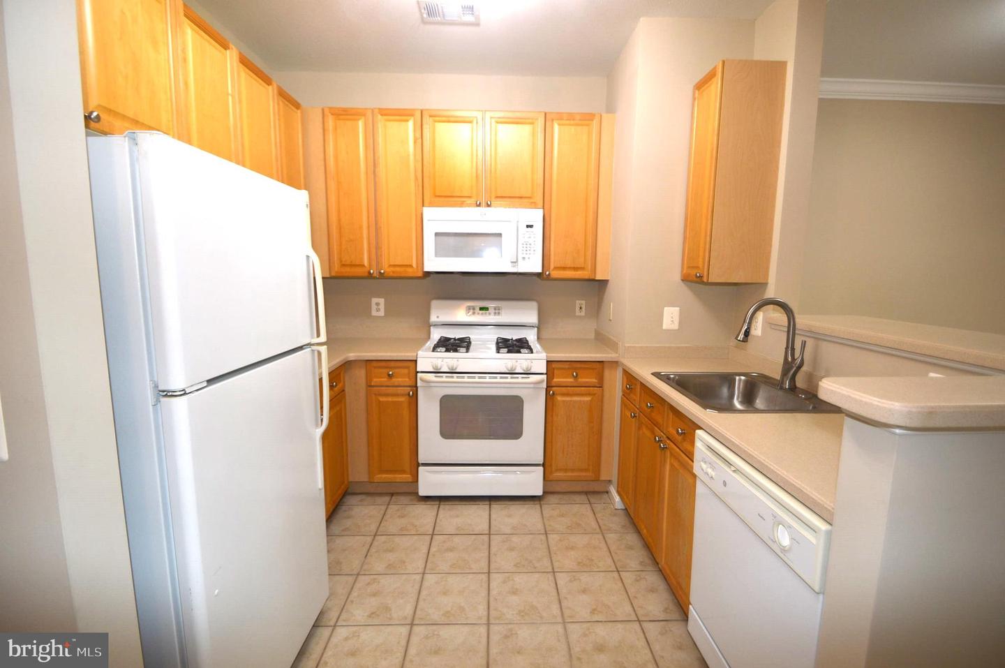 9480 VIRGINIA CENTER BLVD #16, VIENNA, Virginia 22181, 1 Bedroom Bedrooms, ,1 BathroomBathrooms,Residential,For sale,9480 VIRGINIA CENTER BLVD #16,VAFX2214264 MLS # VAFX2214264