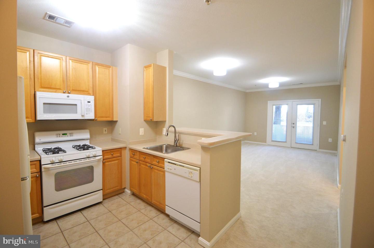 9480 VIRGINIA CENTER BLVD #16, VIENNA, Virginia 22181, 1 Bedroom Bedrooms, ,1 BathroomBathrooms,Residential,For sale,9480 VIRGINIA CENTER BLVD #16,VAFX2214264 MLS # VAFX2214264