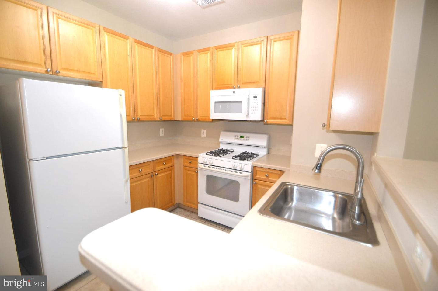 9480 VIRGINIA CENTER BLVD #16, VIENNA, Virginia 22181, 1 Bedroom Bedrooms, ,1 BathroomBathrooms,Residential,For sale,9480 VIRGINIA CENTER BLVD #16,VAFX2214264 MLS # VAFX2214264