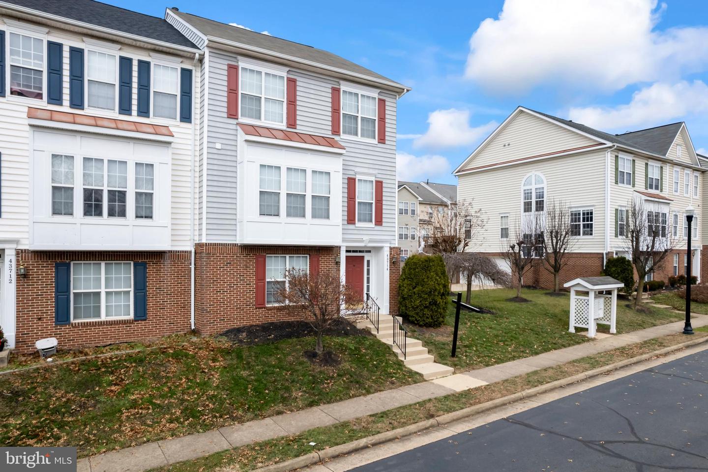 43714 CADBURY TER, ASHBURN, Virginia 20147, 3 Bedrooms Bedrooms, ,2 BathroomsBathrooms,Residential,For sale,43714 CADBURY TER,VALO2085290 MLS # VALO2085290