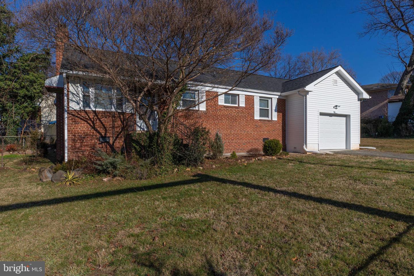 2741 WOODLEY PL, FALLS CHURCH, Virginia 22046, 3 Bedrooms Bedrooms, ,2 BathroomsBathrooms,Residential,For sale,2741 WOODLEY PL,VAFX2215390 MLS # VAFX2215390