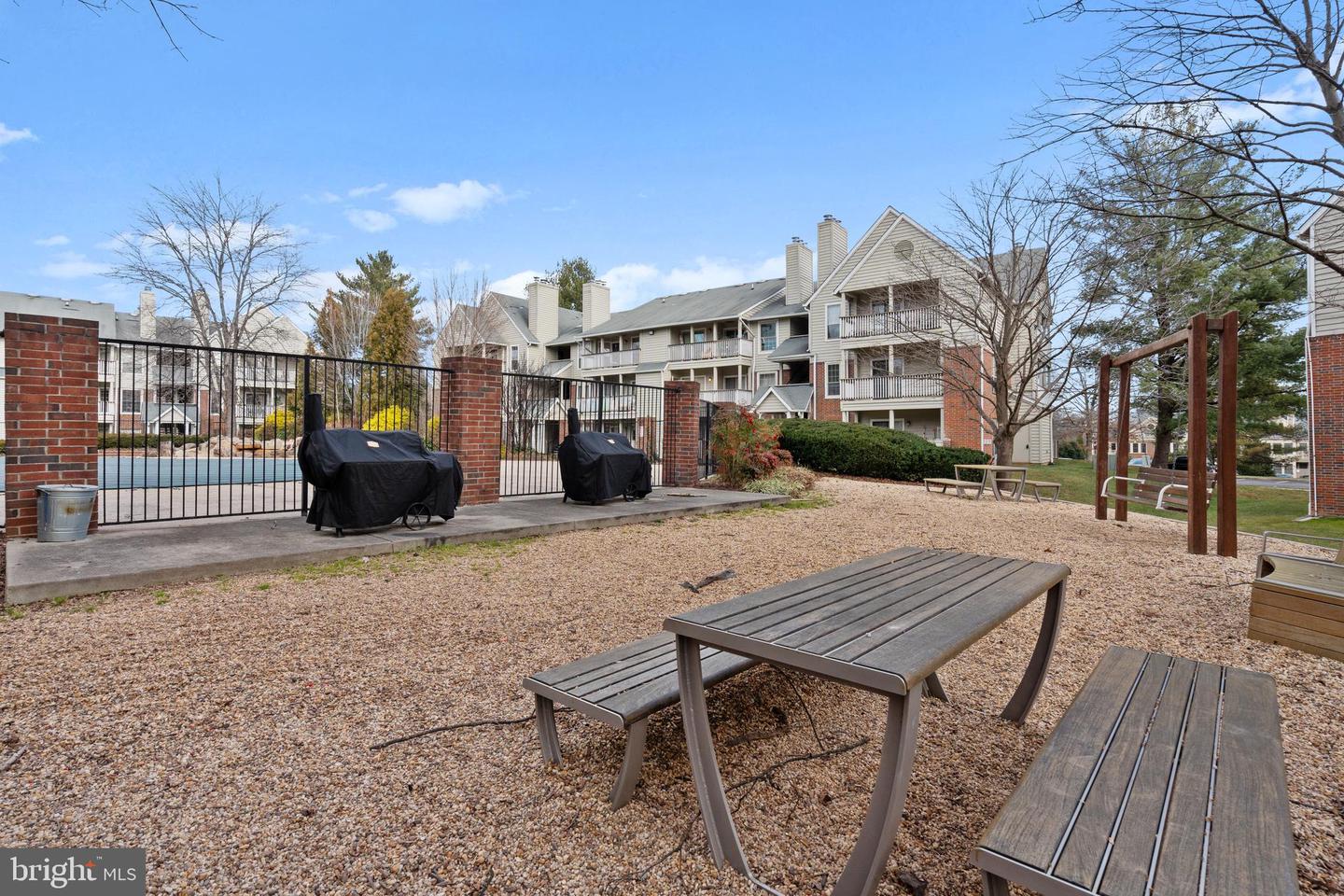 12157 PENDERVIEW TER #805, FAIRFAX, Virginia 22033, 2 Bedrooms Bedrooms, ,1 BathroomBathrooms,Residential,For sale,12157 PENDERVIEW TER #805,VAFX2215786 MLS # VAFX2215786