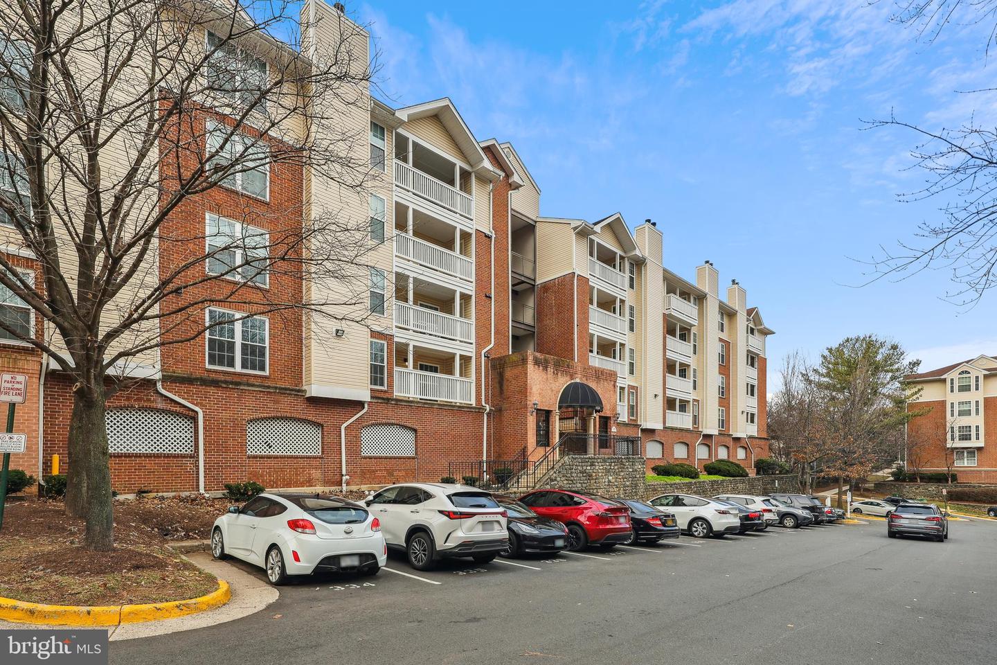 1524 LINCOLN WAY #101, MCLEAN, Virginia 22102, 2 Bedrooms Bedrooms, ,2 BathroomsBathrooms,Residential,For sale,1524 LINCOLN WAY #101,VAFX2215794 MLS # VAFX2215794