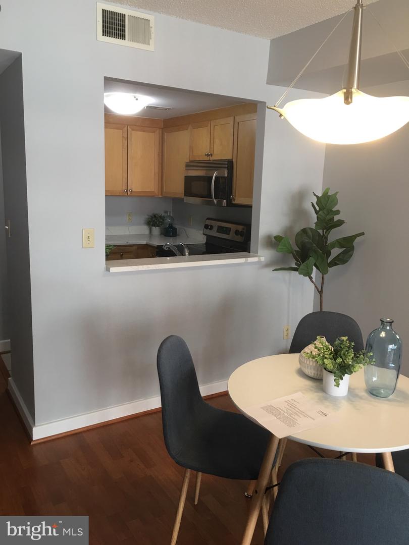 1150 K ST NW #609, WASHINGTON, District Of Columbia 20005, 2 Bedrooms Bedrooms, 3 Rooms Rooms,2 BathroomsBathrooms,Residential,For sale,1150 K ST NW #609,DCDC2173330 MLS # DCDC2173330