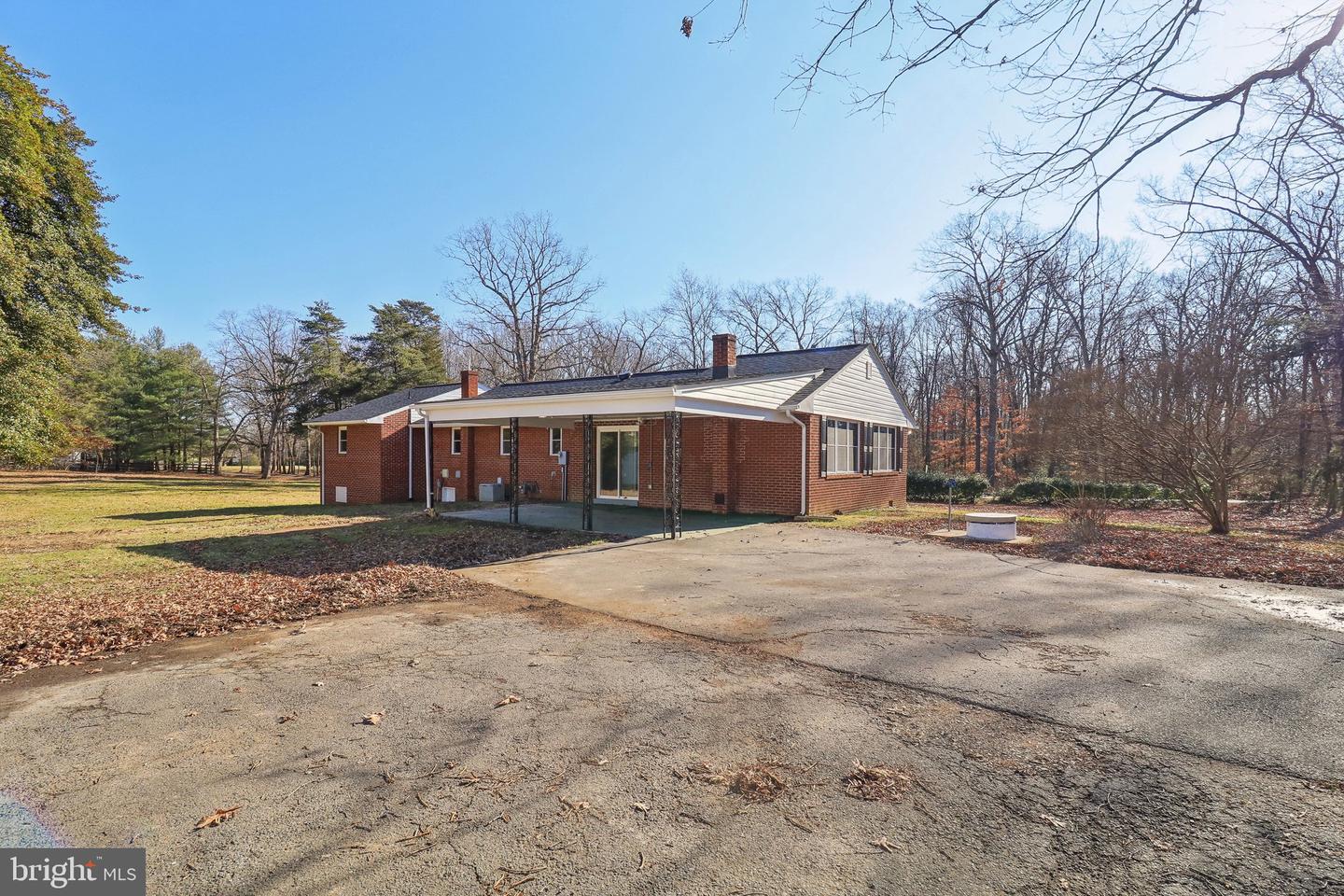 6903 SMITH STATION RD, SPOTSYLVANIA, Virginia 22553, 4 Bedrooms Bedrooms, ,2 BathroomsBathrooms,Residential,For sale,6903 SMITH STATION RD,VASP2029838 MLS # VASP2029838