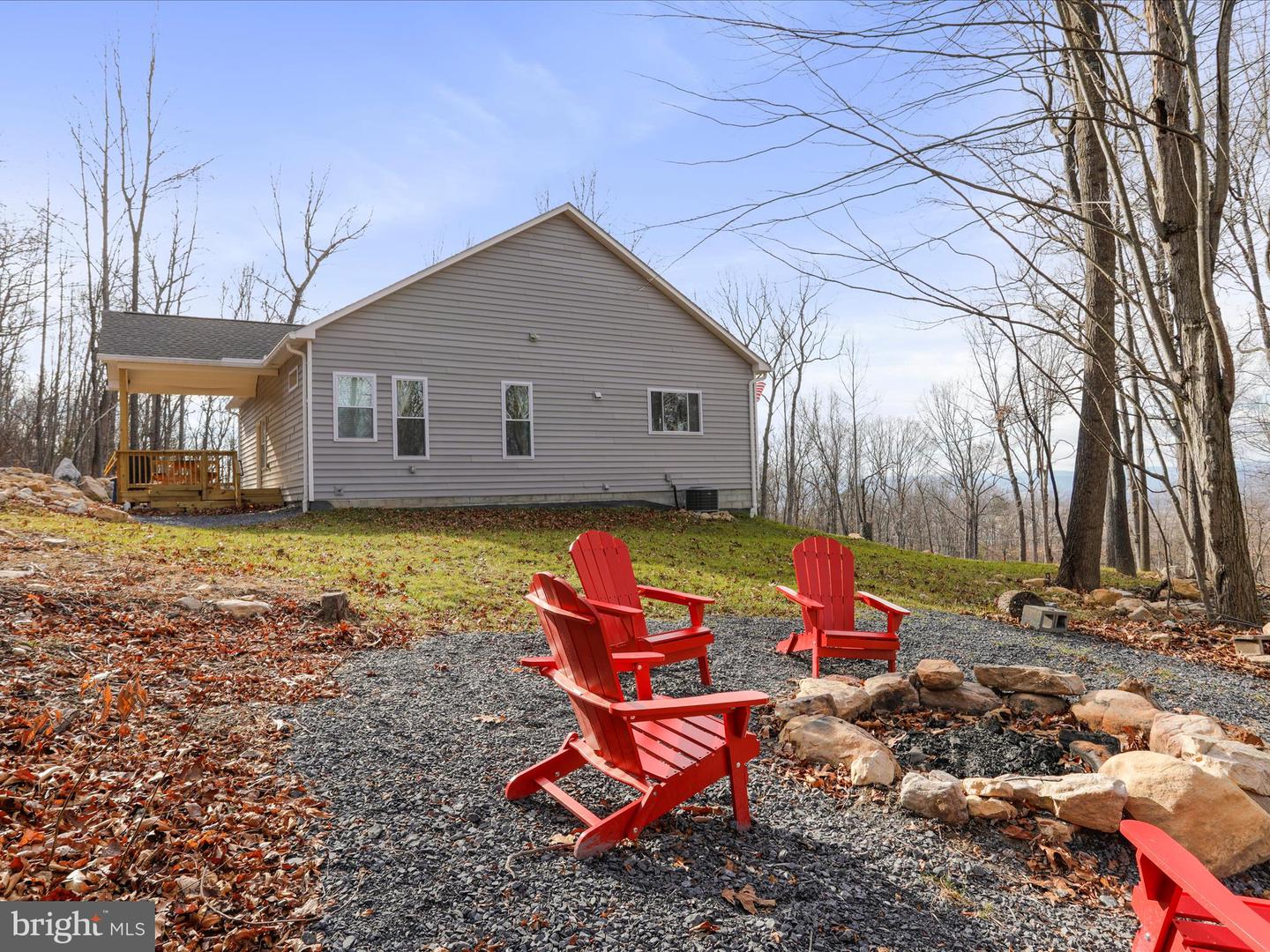 115 MOUNTAIN TOP LN, NEW MARKET, Virginia 22844, 3 Bedrooms Bedrooms, 8 Rooms Rooms,3 BathroomsBathrooms,Residential,For sale,115 MOUNTAIN TOP LN,VASH2010366 MLS # VASH2010366