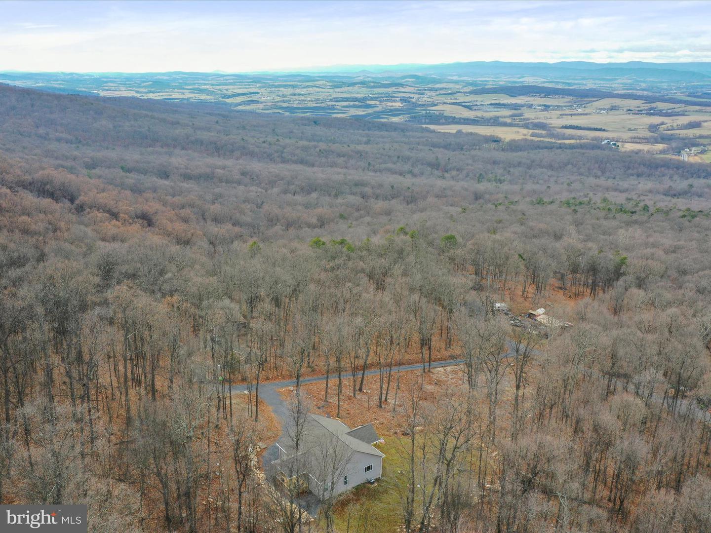 115 MOUNTAIN TOP LN, NEW MARKET, Virginia 22844, 3 Bedrooms Bedrooms, 8 Rooms Rooms,3 BathroomsBathrooms,Residential,For sale,115 MOUNTAIN TOP LN,VASH2010366 MLS # VASH2010366