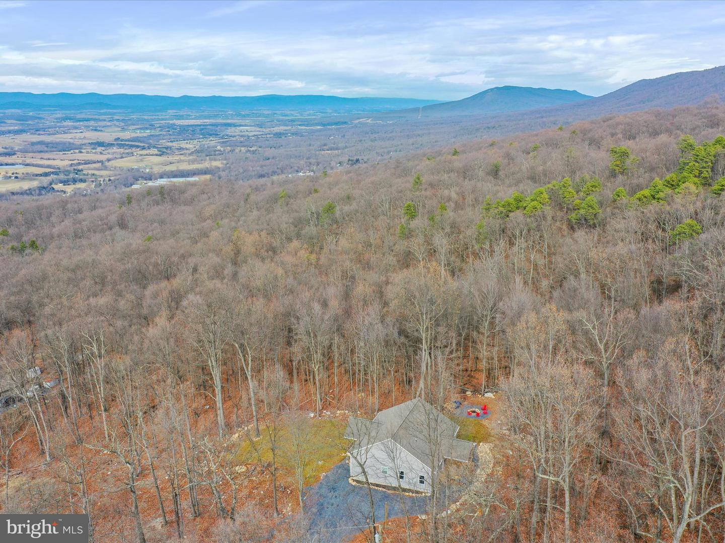 115 MOUNTAIN TOP LN, NEW MARKET, Virginia 22844, 3 Bedrooms Bedrooms, 8 Rooms Rooms,3 BathroomsBathrooms,Residential,For sale,115 MOUNTAIN TOP LN,VASH2010366 MLS # VASH2010366