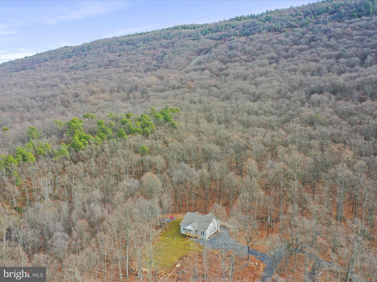 115 MOUNTAIN TOP LN, NEW MARKET, Virginia 22844, 3 Bedrooms Bedrooms, 8 Rooms Rooms,3 BathroomsBathrooms,Residential,For sale,115 MOUNTAIN TOP LN,VASH2010366 MLS # VASH2010366