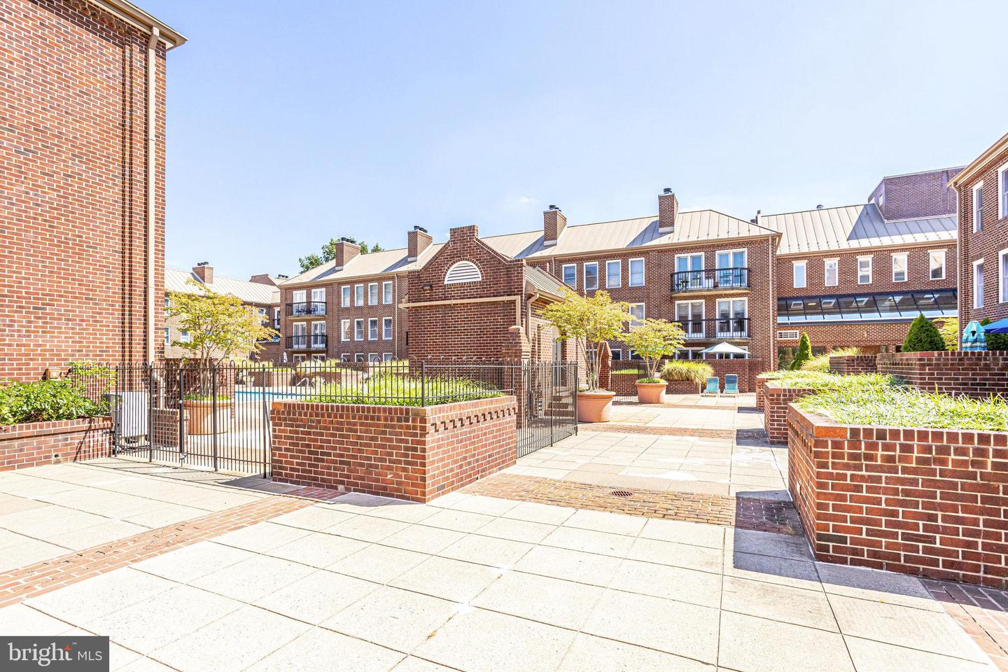 801 S PITT ST #429, ALEXANDRIA, Virginia 22314, 1 Bedroom Bedrooms, ,1 BathroomBathrooms,Residential,For sale,801 S PITT ST #429,VAAX2039916 MLS # VAAX2039916