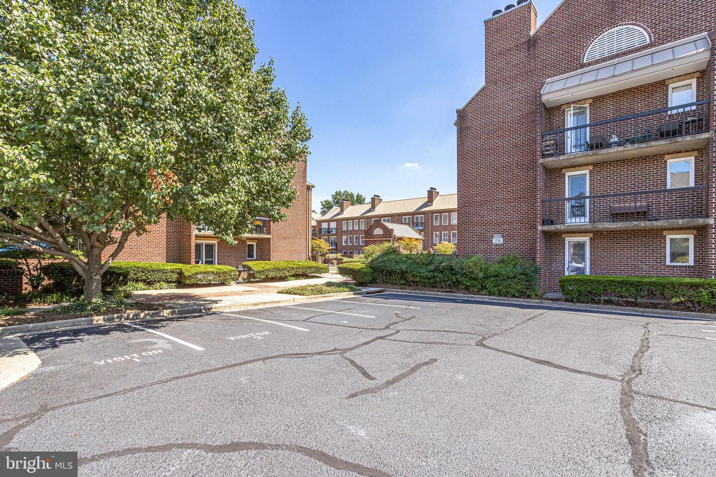 801 S PITT ST #429, ALEXANDRIA, Virginia 22314, 1 Bedroom Bedrooms, ,1 BathroomBathrooms,Residential,For sale,801 S PITT ST #429,VAAX2039916 MLS # VAAX2039916