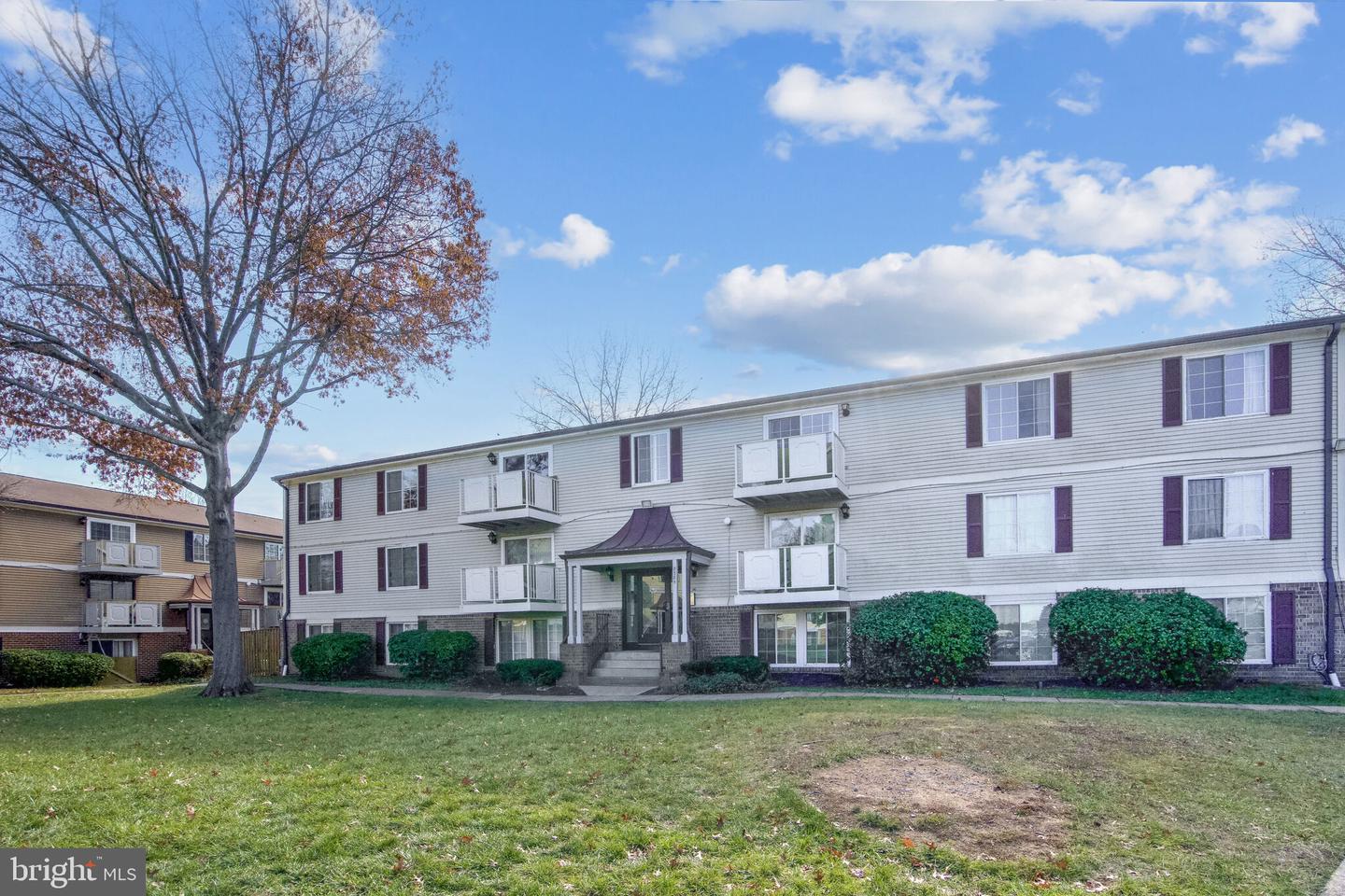 8385-M BROCKHAM DR, ALEXANDRIA, Virginia 22309, 2 Bedrooms Bedrooms, ,2 BathroomsBathrooms,Residential,For sale,8385-M BROCKHAM DR,VAFX2213534 MLS # VAFX2213534