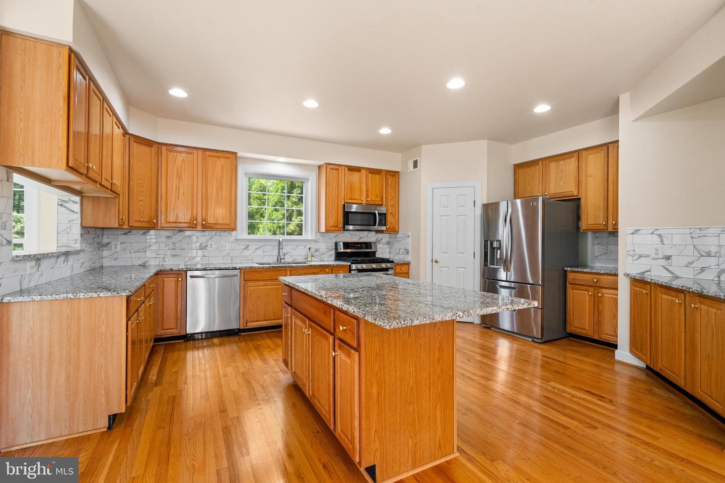 8036 HOLLAND RD, ALEXANDRIA, Virginia 22306, 4 Bedrooms Bedrooms, ,2 BathroomsBathrooms,Residential,For sale,8036 HOLLAND RD,VAFX2216364 MLS # VAFX2216364